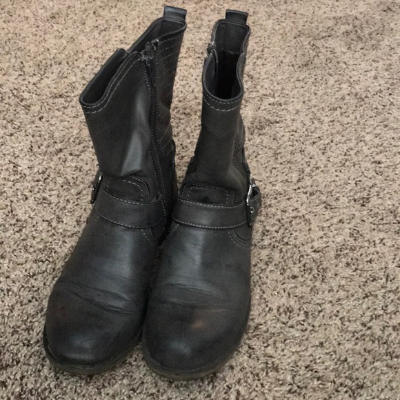 Boots by Fergie - Picture 2 of 3